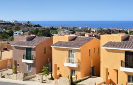 Комплекс вилл и апартаментов с панорамным видом на Пафос за 520 000 €