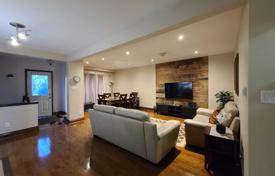 Дом в городе в Восточном Йорке, Торонто, Онтарио,  Канада за C$1 131 000