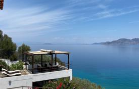 Трёхэтажная вилла с большим участком на берегу моря, Пелопоннес, Греция за 750 000 €