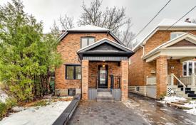 Дом в городе на Хиллсдейл-авеню Запад, Торонто, Онтарио,  Канада за C$1 947 000