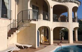 Меблированная вилла с бассейном, парковкой, террасой и видом на море и горы, Альтеа, Испания за $676 000