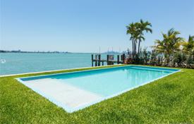 Просторная вилла с задним двором, бассейном, зоной отдыха, террасой и гаражом, Майами-Бич, США за $2 150 000