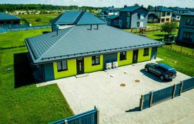 Современный дом с парковкой в посёлке Межарес, Бабитский край, Латвия за 215 000 €