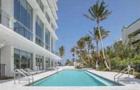 Просторные угловые апартаменты с парковкой, террасой и видом на океан в доме с бассейном, Санни Айлс Бич, США за $3 999 000