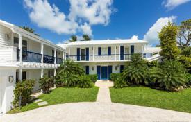 Просторная вилла с садом, задним двором, бассейном, зоной отдыха, террасой и гаражом, Майами-Бич, США за $9 950 000