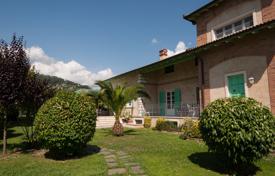 Просторная вилла с бассейном и садом, Квэрчета, Италия за 9 800 € в неделю