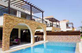 Современная вилла с садом и бассейном в 20 метрах от пляжа, Сотира, Кипр за 2 800 € в неделю