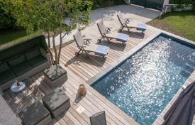 Современная вилла с садом, террасой и бассейном рядом с пляжами, Жуан ле Пен, Франция за 4 000 € в неделю