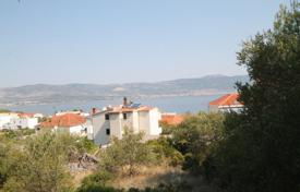 Земельный участок с видом на море рядом с пляжем, Слатина, Хорватия за 240 000 €