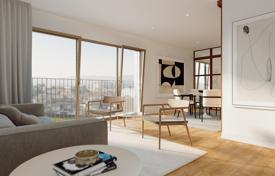 Двухкомнатная квартира с 3 балконами и паркингом в новостройке, Лиссабон, Португалия за 358 000 €