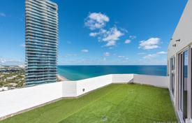 Белоснежная двухуровневая квартира с потрясающим видом на океан в Санни-Айлс-Бич, Флорида, США за 2 803 000 €