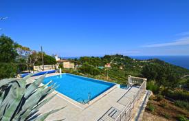 Средиземноморская вилла с панорамным видом на море, Кампороссо, Лигурия, Италия за 1 100 000 €