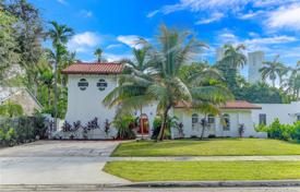 Просторный коттедж с задним двором, зоной отдыха, террасой, парковкой и садом, Майами, США за $1 399 000