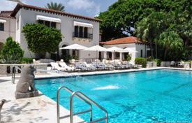 Комфортабельные апартаменты с видом на океан в резиденции на первой линии от пляжа, Майами-Бич, Флорида, США за $2 590 000