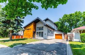 Дом в городе в Этобико, Торонто, Онтарио,  Канада за C$1 678 000