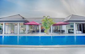 Стильная вилла с бассейном и гаражом в Раваи, Муанг Пхукет, Пхукет, Таиланд за $721 000