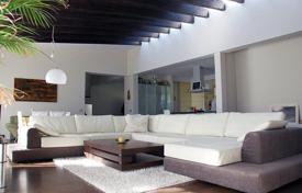 Современный, просторный дизайнерский частный дом в Адажи за 690 000 €