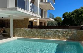Новый трёхэтажный дом с бассейнами в Хавее, Аликанте, Испания за 699 000 €