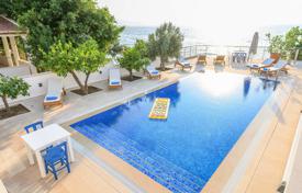 Уютная вилла с бассейном и панорамным видом, на берегу моря, в спокойном районе Бодрума, Турция за $5 800 в неделю