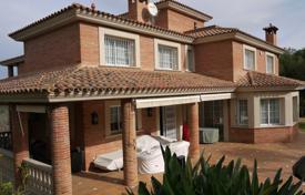 Трехэтажная вилла с бассейном и садом рядом с песчаным пляжем, Таррагона, Испания за 7 800 € в неделю