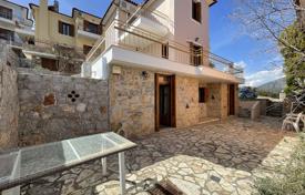 Трёхуровневая вилла с садом, паркингом и видом на море в Эпидавре, Пелопоннес, Греция за 390 000 €