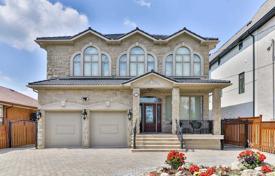 Дом в городе в Норт-Йорке, Торонто, Онтарио,  Канада за C$2 261 000