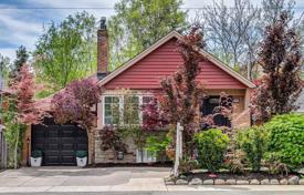 Дом в городе в Восточном Йорке, Торонто, Онтарио,  Канада за C$1 124 000