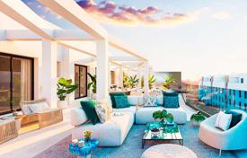 Современный пентхаус с террасами в резиденции с бассейном и тренажерным залом, Фуэнхирола, Испания за 573 000 €