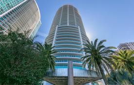Четырехкомнатная квартира с панорамными видами на океан в Майами, Флорида, США за 1 661 000 €