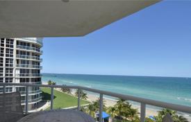 Светлая квартира с видом на океан в резиденции на первой линии от пляжа, Холливуд, Флорида, США за $1 079 000
