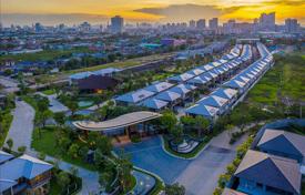Комплекс вилл с бассейном и фитнес-центром, Бангкок, Таиланд за От $590 000
