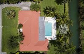 Уютная вилла с задним двором, бассейном, зоной отдыха и террасой, Пайнкрест, США за $1 100 000
