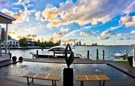 Просторная вилла с задним двором, бассейном, зоной отдыха, террасой и гаражом, Майами, США за 11 652 000 €