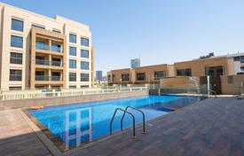Комплекс меблированных апартаментов и таунхаусов Eleganz рядом с автомагистралями, JVC, Дубай, ОАЭ за От $393 000