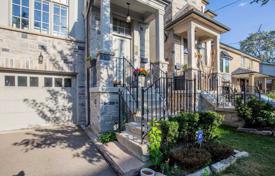Дом в городе в Этобико, Торонто, Онтарио,  Канада за C$1 815 000