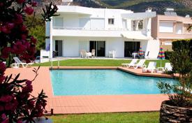Уютная вилла с видом на море, бассейном и садом, Лутраки, Греция за 2 900 € в неделю