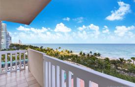 Солнечная трехкомнатная квартира прямо на песчаном пляже в Бал Харборе, Флорида, США за $1 698 000