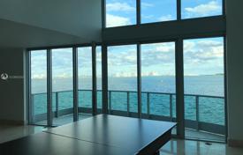 Двухуровневые роскошные апартаменты прямо на пляже в Майами, Флорида, США за $1 900 000