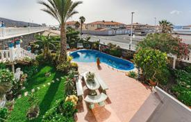 Два дома с бассейном и садом недалеко от океана в Эль Медано, Тенерифе, Испания за 1 600 000 €