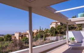 Новая четырехкомнатная квартира с видом на море в Бенаависе, Андалусия, Испания за 720 000 €