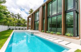 Стильная вилла с частным бассейном, гаражами и террасами, Майами-Бич, США за $5 125 000