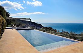 Вилла с двумя пристройками, домом смотрителя и бассейном с видом на Тосканский архипелаг, Порто Санто Стефано, Тоскана, Италия. Цена по запросу