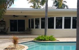 Комфортабельная вилла с задним двором, бассейном, зоной отдыха и гаражом, Форт-Лодердейл, США за $2 249 000