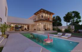 Современная вилла с задним двором, бассейном, террасой и двумя гаражами, Майами-Бич, США за 7 071 000 €