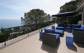 Просторная вилла с большой террасой, собственным выходом на пляж и панорамным видом на море, Порто-Санто-Стефано, Италия за 5 600 € в неделю