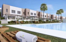 Новый трехуровневый таунхаус в эксклюзивном комплексе, Эстепона, Малага, Испания за 348 000 €