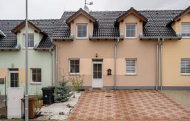 Дом в городе в Среднечешском крае, Чехия за 394 000 €