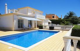 Вилла с бассейном в резиденции с теннисным кортом и спа-центром, Карвоейро, Португалия за 2 400 € в неделю