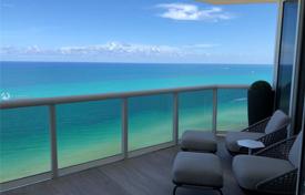 Отремонтированные стильные апартаменты на берегу океана в Майами-Бич, Флорида, США за $2 390 000