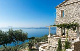 Трехэтажная вилла с бассейном в спокойном районе, Корфу, Греция за 6 000 € в неделю